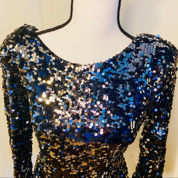 80’s style short sequined dress - Picture 3 of 11